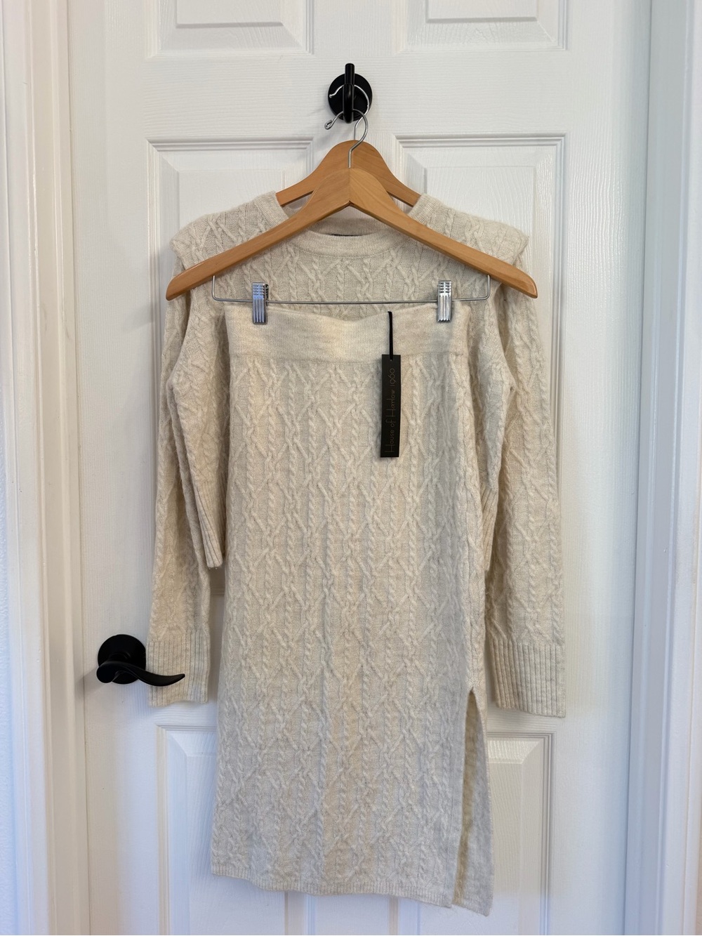 House of Harlow 2 piece cable knit set